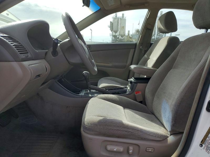 2004 Toyota Camry le