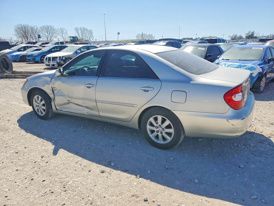 2004 Toyota Camry xle