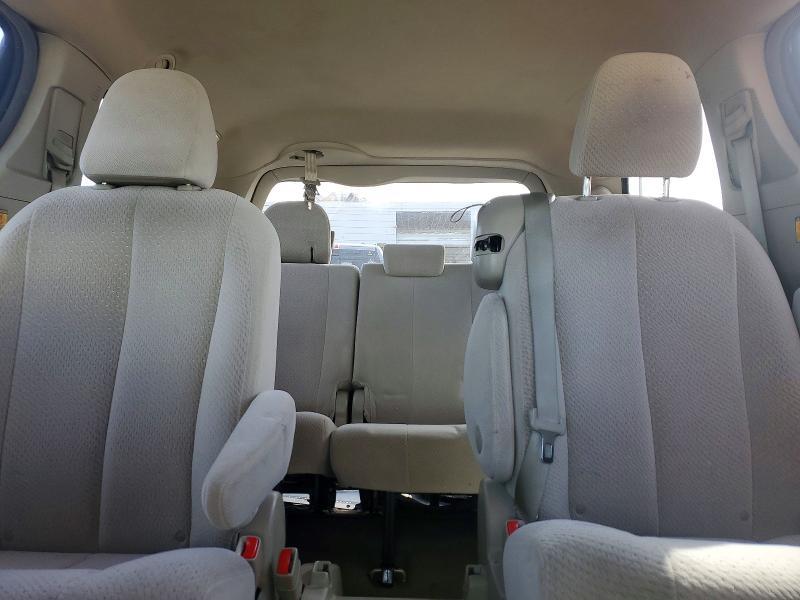 2013 Toyota Sienna le