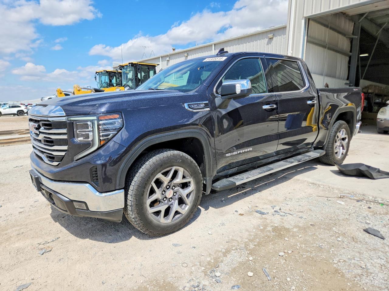 2023 GMC Sierra K1500 SLT