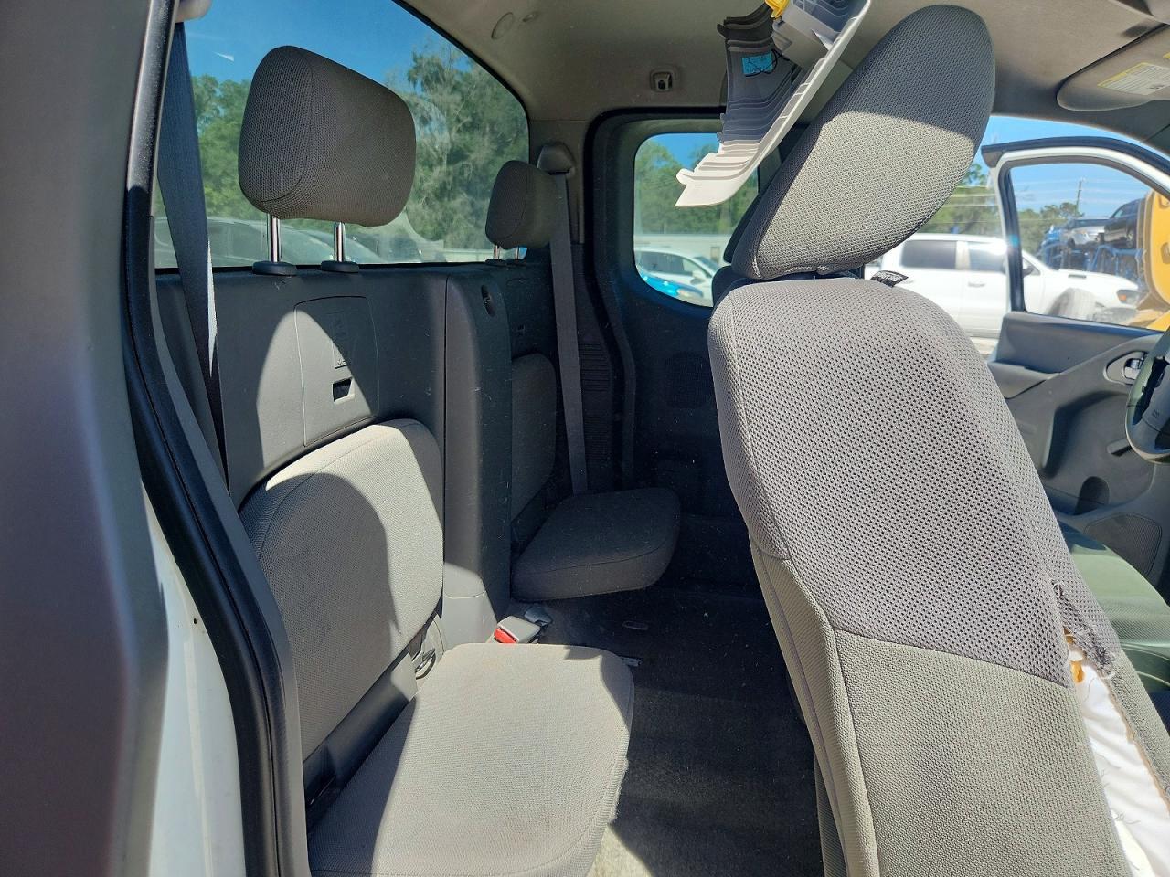 2015 Nissan Frontier S