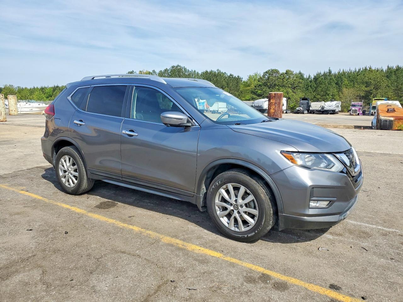 2018 Nissan Rogue sv