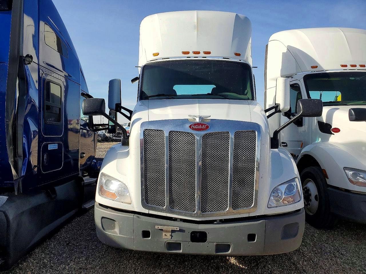 2019 Peterbilt 579 Semi Truck