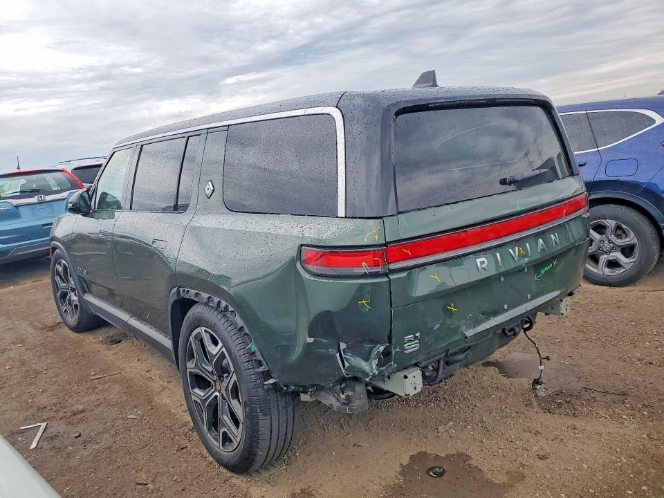 2025 Rivian R1S Adventure