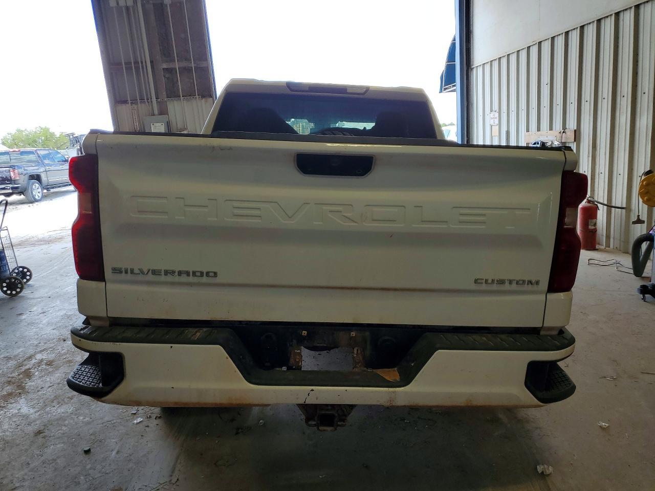 2024 Chevrolet Silverado K1500 Custom