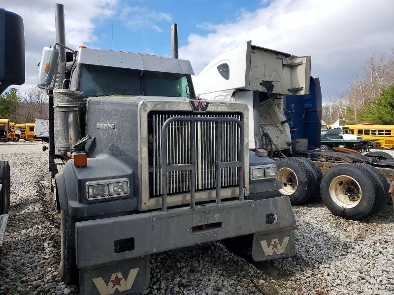 2017 Western Star 4900 Semi Truck