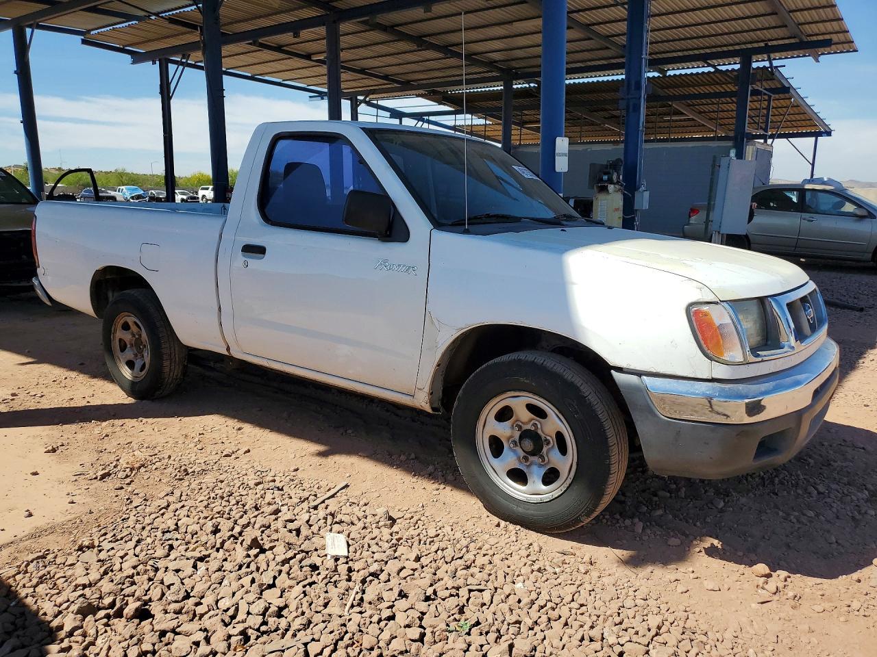 2000 Nissan Frontier XE