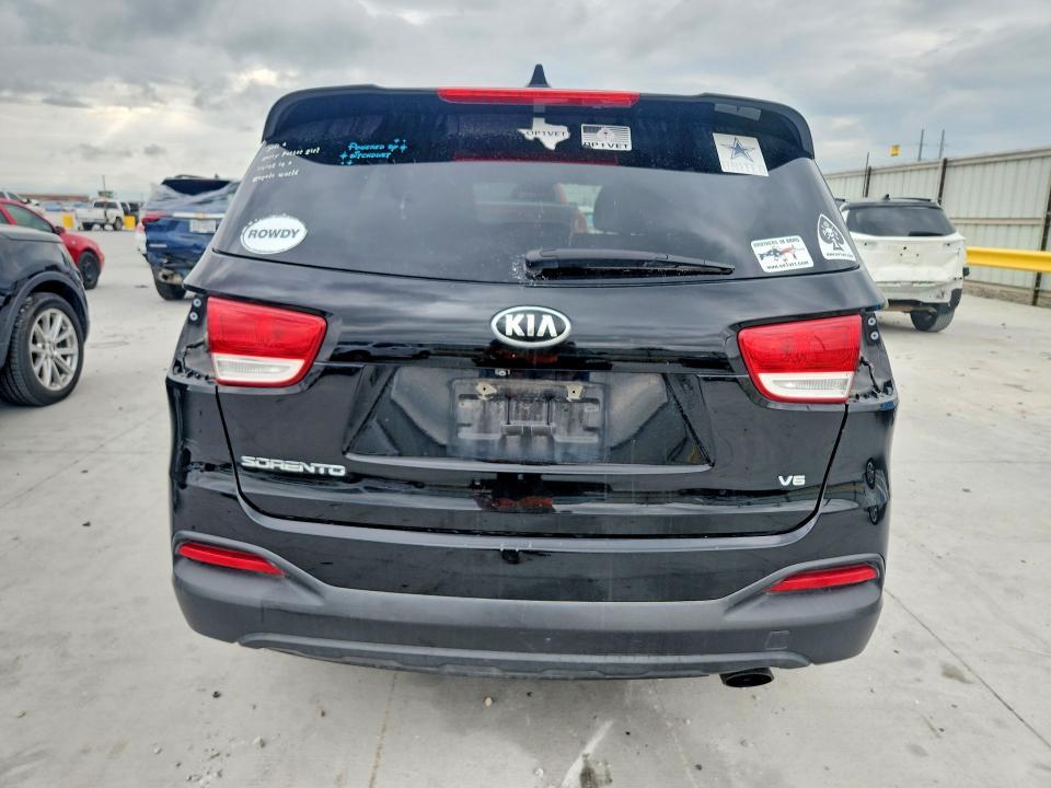 2016 KIA Sorento lx V6