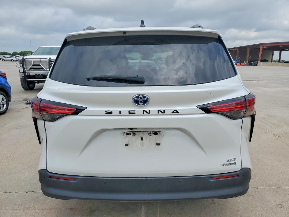 2022 Toyota Sienna xle