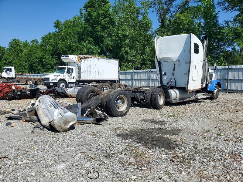 2005 Freightliner Fld132 Semi Truck