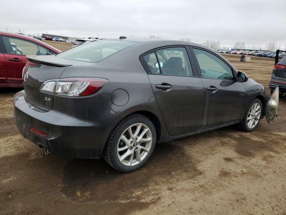 2013 Mazda 3 gt 4DR