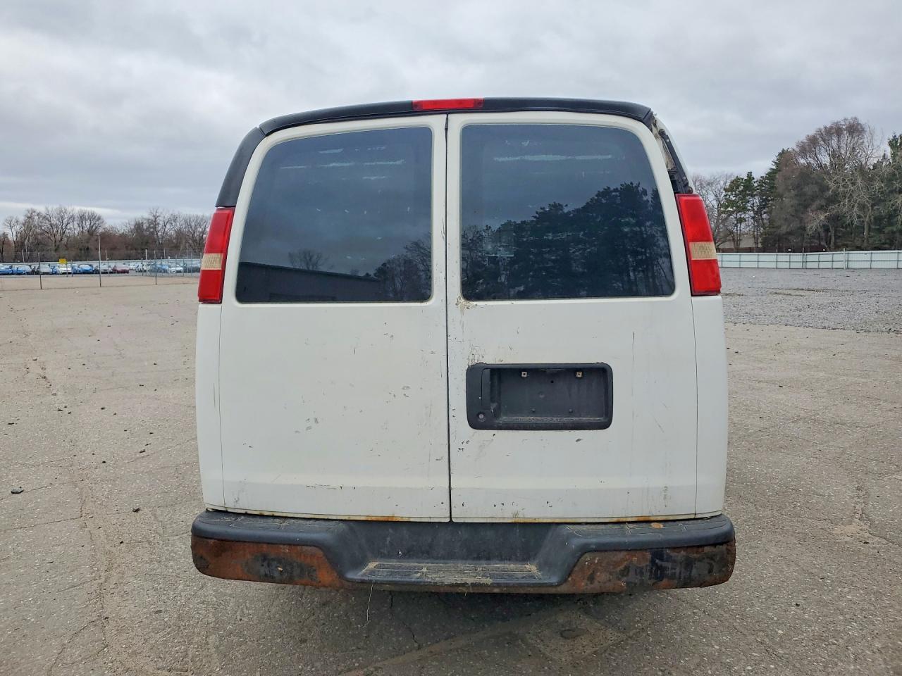 2015 Chev Express 2