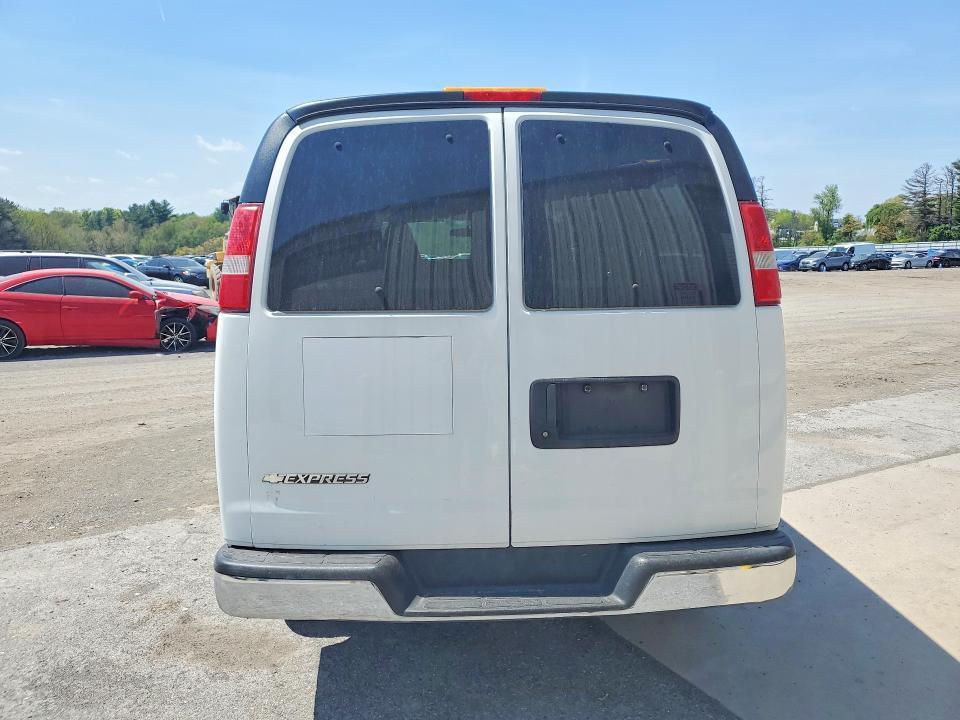 2017 Chevrolet Express G2500 lt