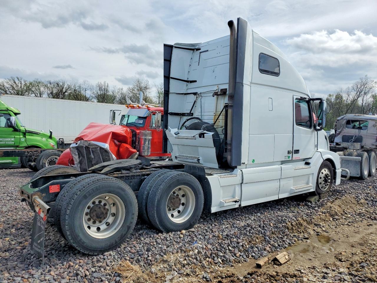 2017 Volvo VNL Semi Truck