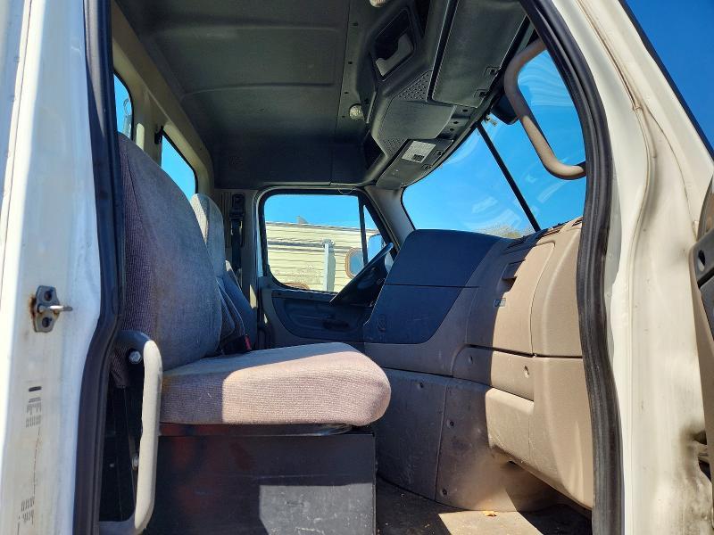 2018 Freightliner Cascadia 113 Semi Truck