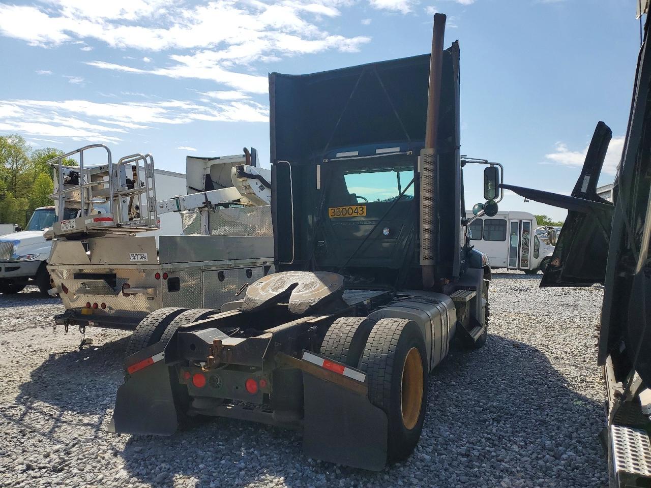 2016 Mack 600 CXU600-Semi Truck