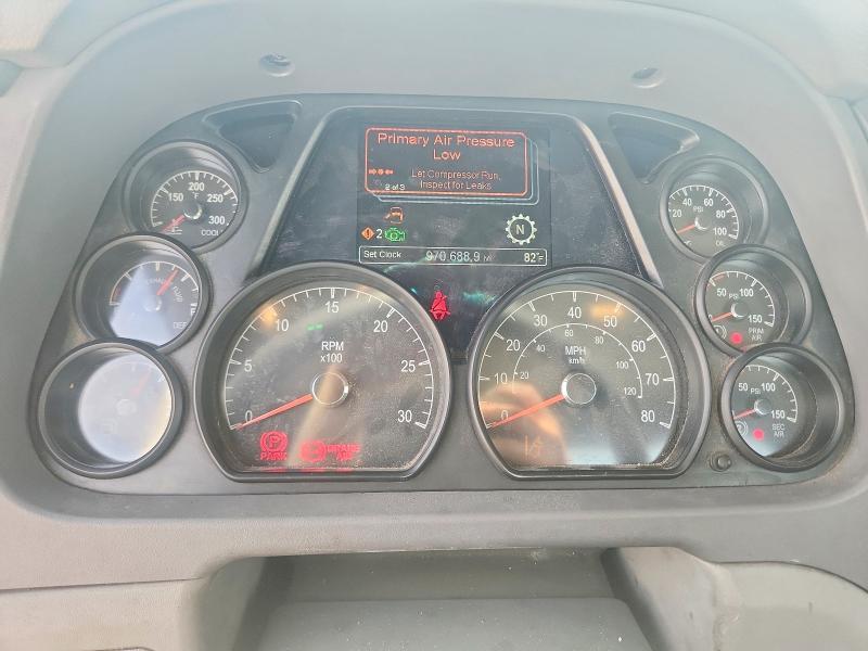 2016 Peterbilt 579 Semi Truck