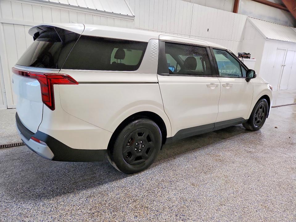 2025 KIA Carnival lxs
