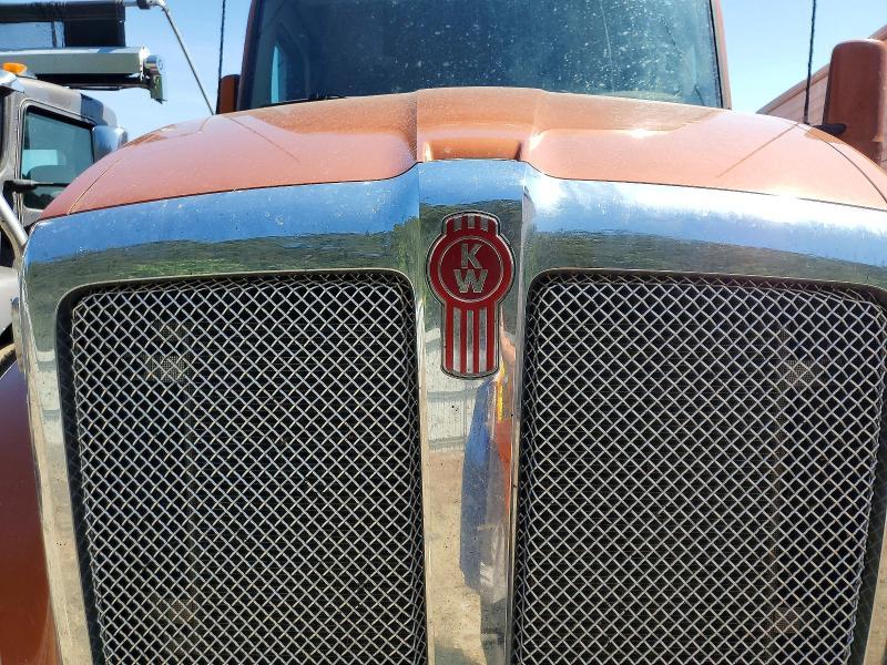 2014 Kenworth Construction T680