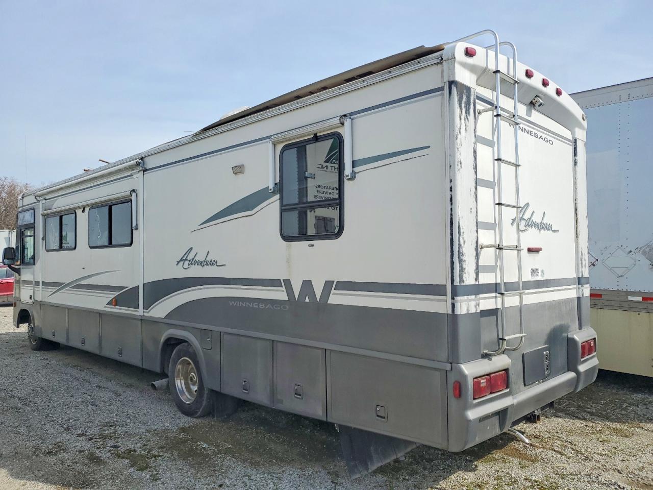 2000 Ford 2000 Adventure RV