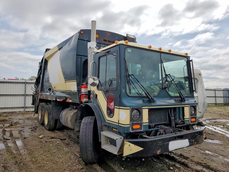 2007 Mack MR600 Refuse Truck