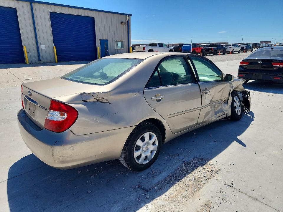 2004 Toyota Camry le
