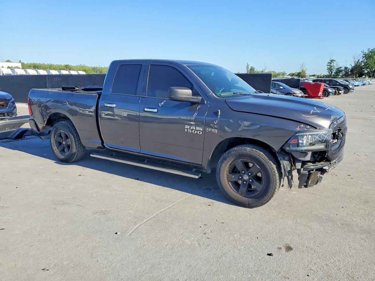 2015 Dodge RAM 1500 SLT