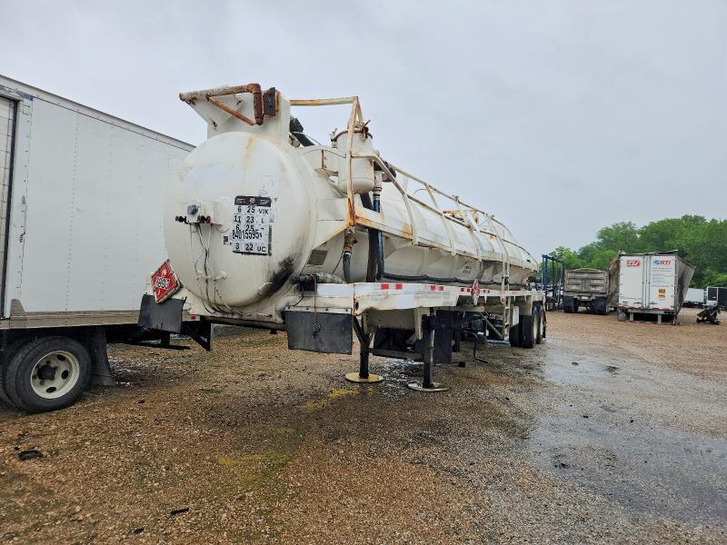 2014 Overland Fuel Tank Trailer