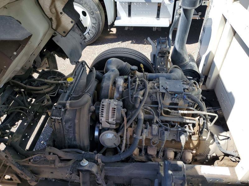 2004 Isuzu NPR Utility / Service Truck