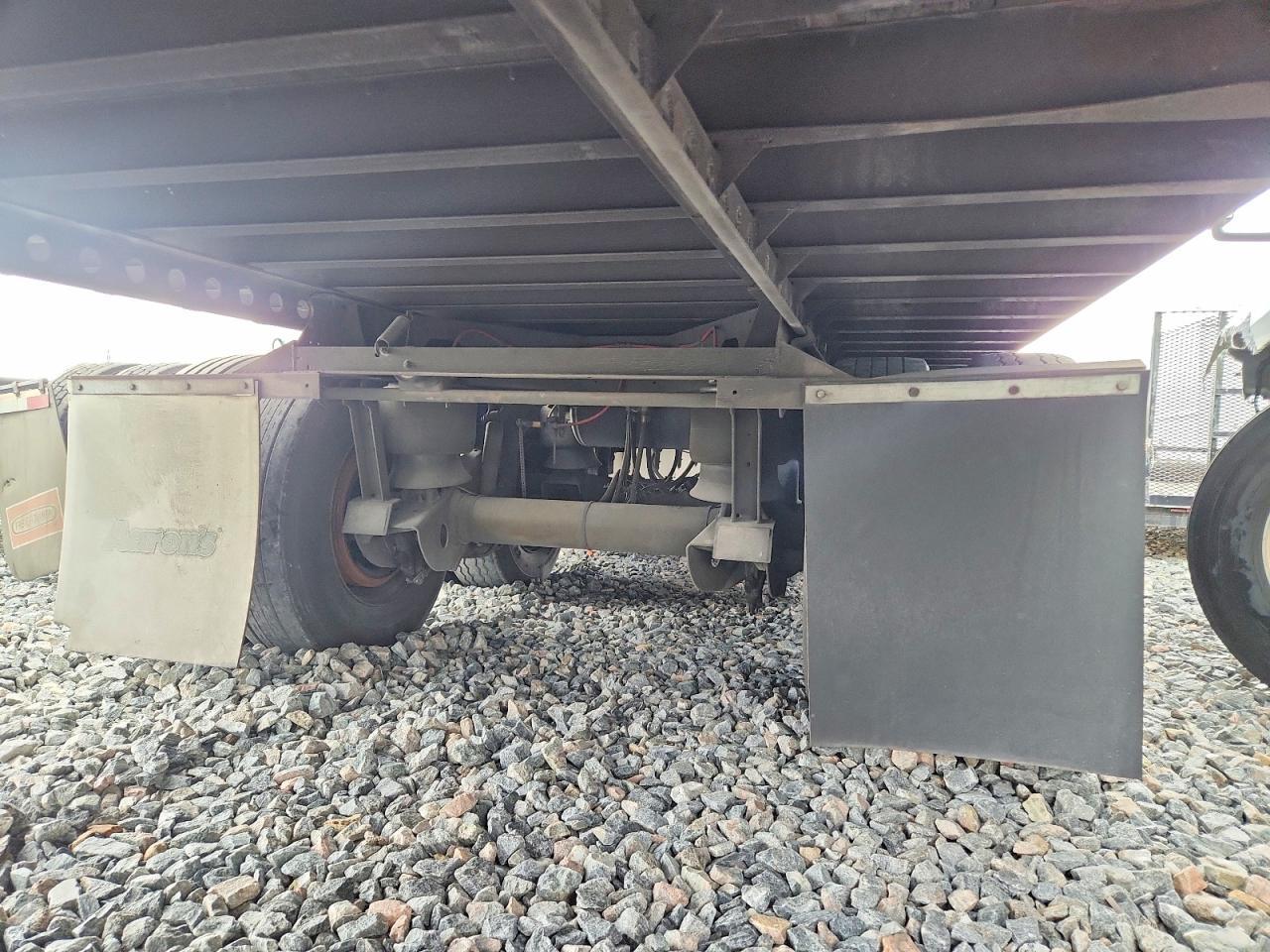 2016 Strick 28x102 2016 Strick DRY Van Trailer