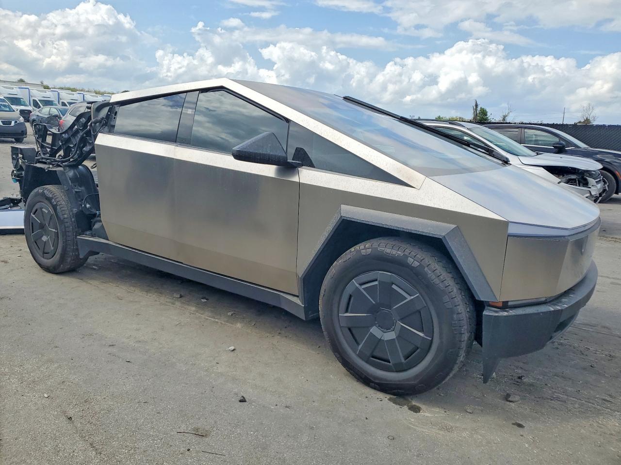 2024 Tesla Cybertruck