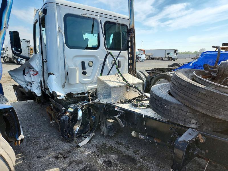 2021 Freigliner 2021 Freightliner Cascadia 113 Semi Truck