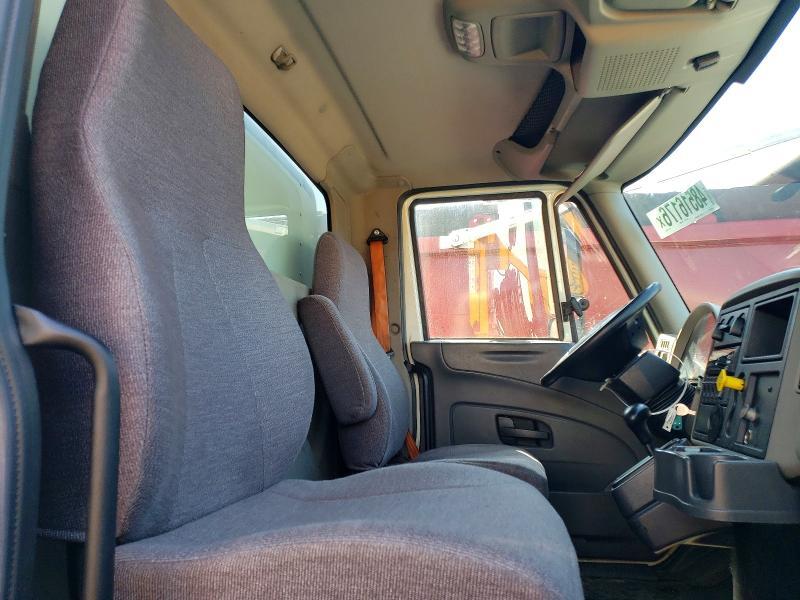 2016 International 4300 BOX Truck