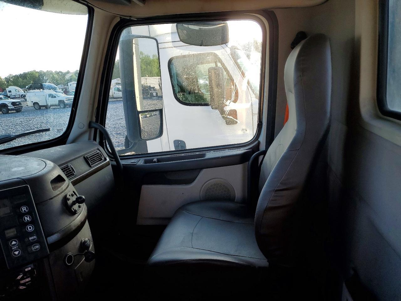 2017 Volvo VNL Semi Truck