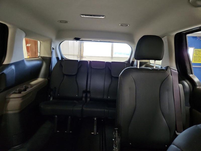 2025 KIA Carnival lxs