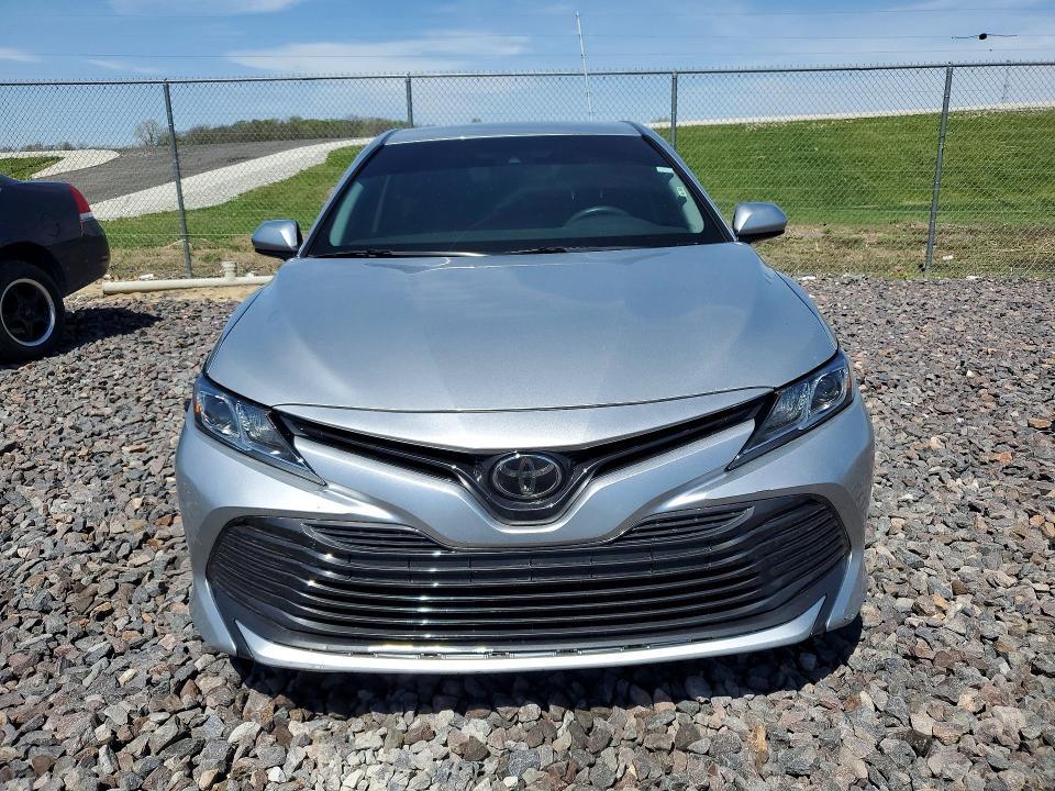 2018 Toyota Camry le
