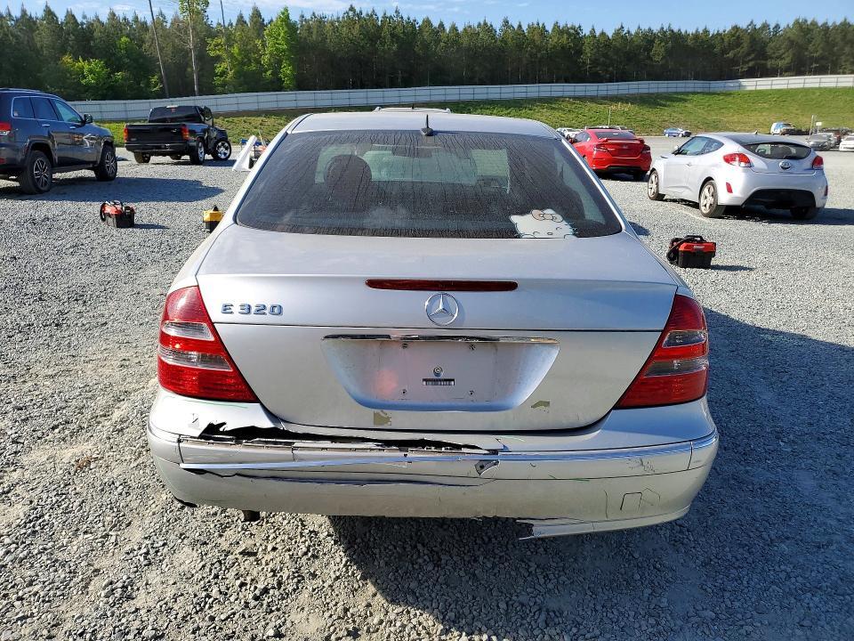 2005 Mercedes-Benz E 320