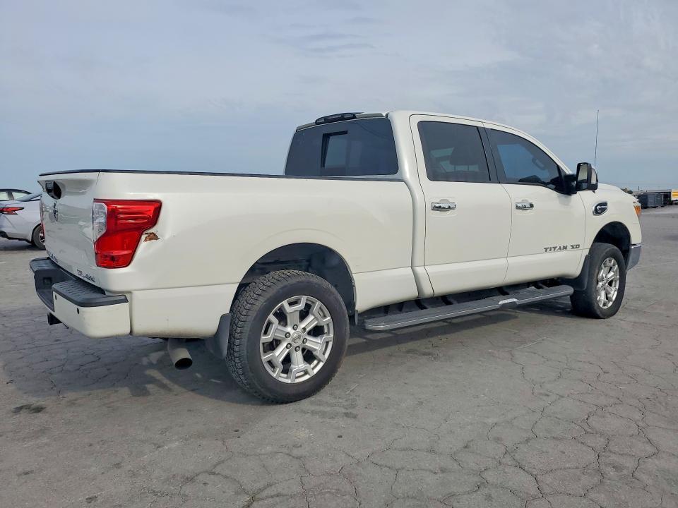 2016 Nissan Titan XD SL