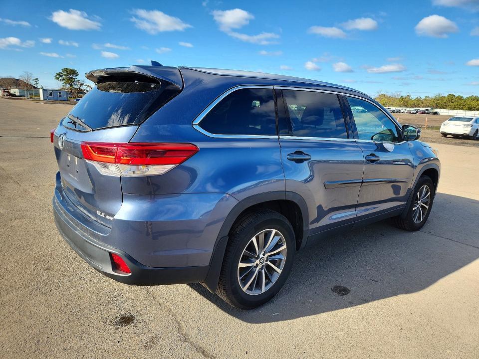 2019 Toyota Highlander xle