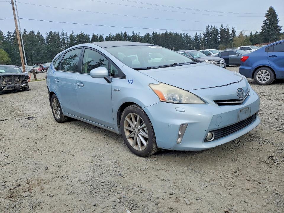 2013 Toyota Prius v Five