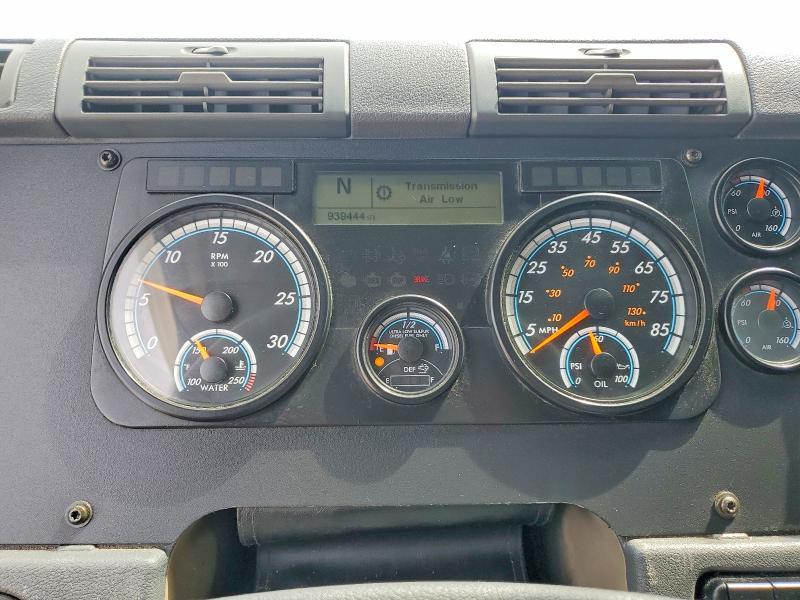 2017 Freigliner 2017 Freightliner Cascadia 125 Semi Truck