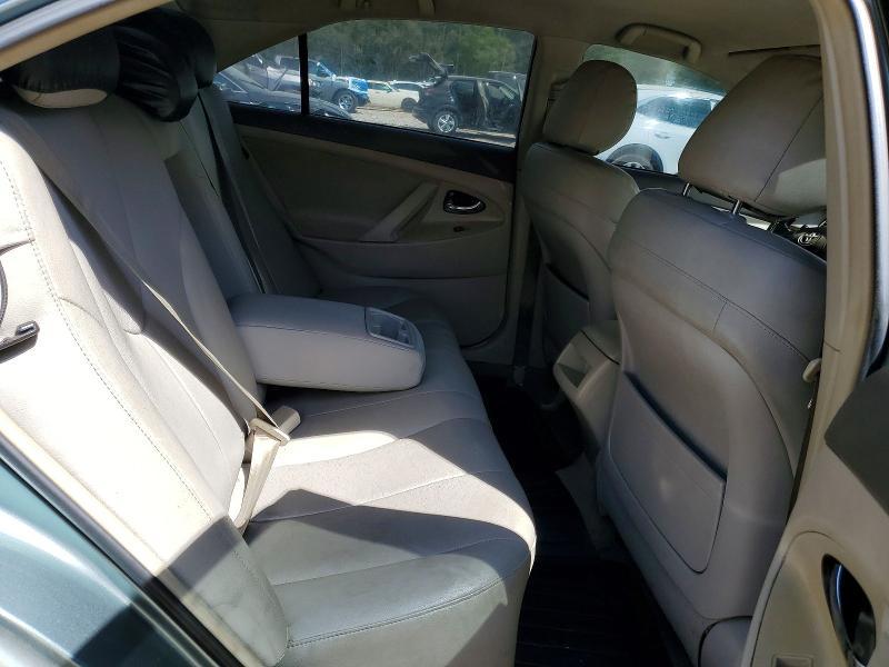 2010 Toyota Camry le