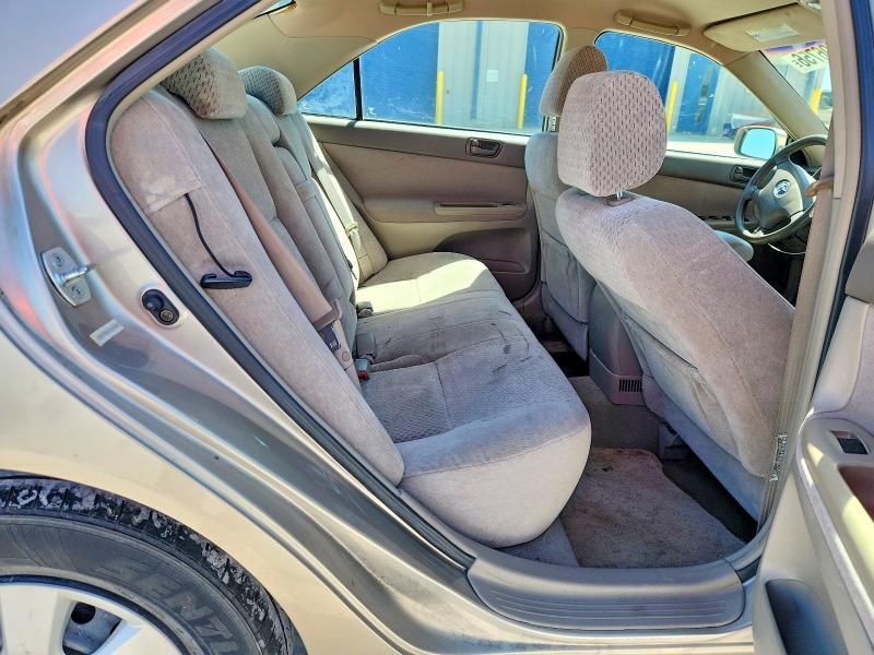 2004 Toyota Camry le