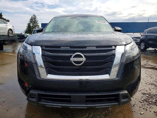 2025 Nissan Pathfinder s