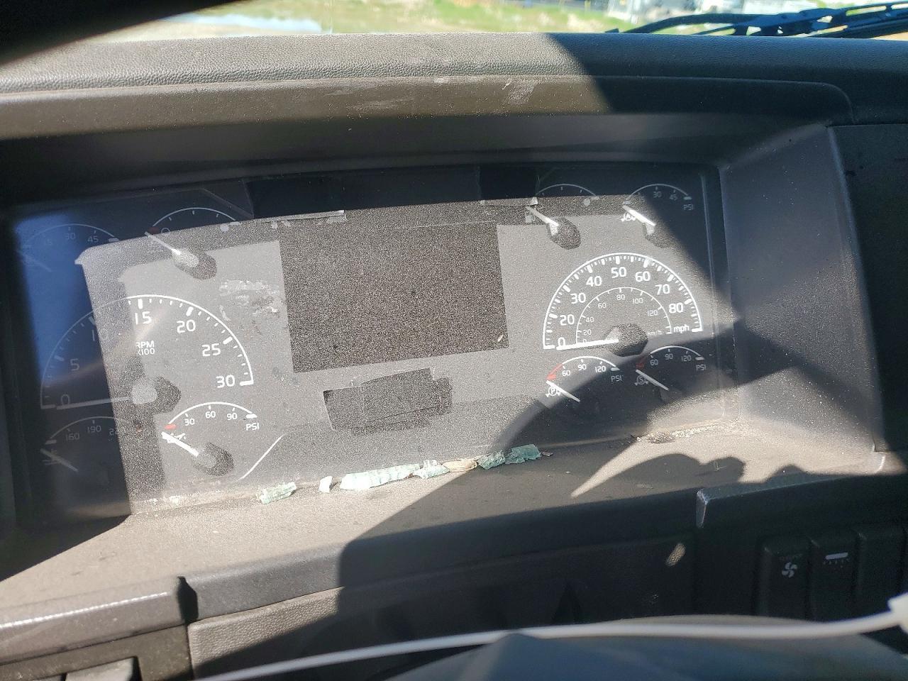 2022 Volv O VNL Semi Truck