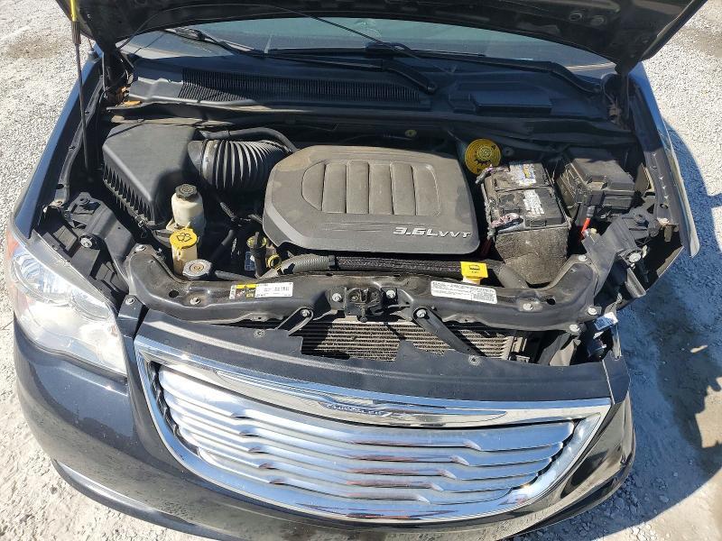 2016 Chrysler Town & Country Touring