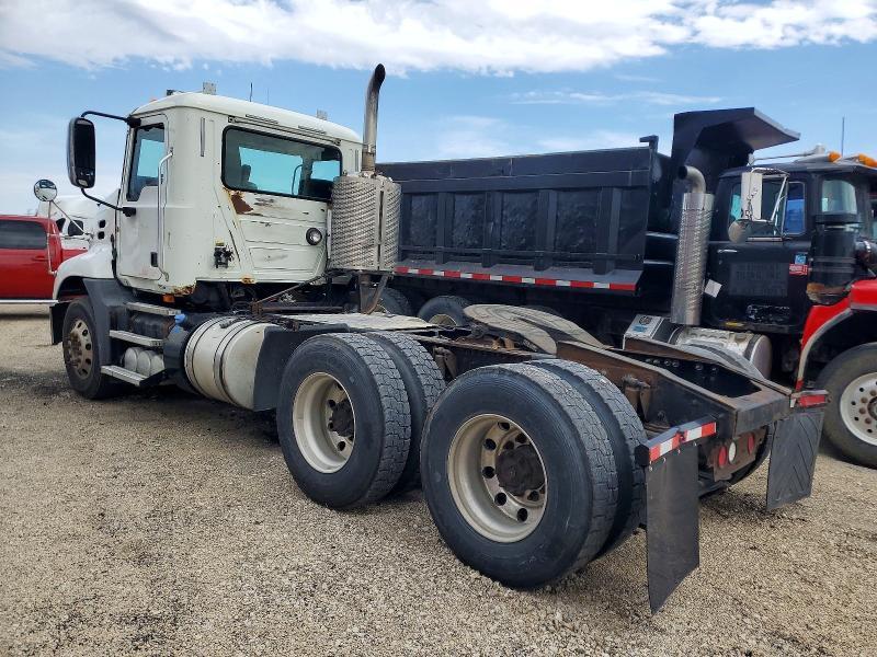 2014 Mack CXU613 Semi Truck