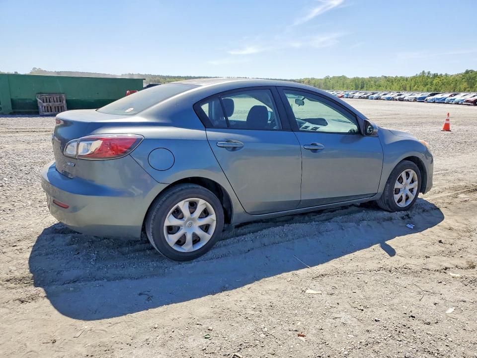 2013 Mazda 3 I