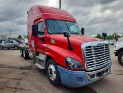 Salvage trucks for sale at Moraine, OH auction: 2018 Freigliner Cascadia 125