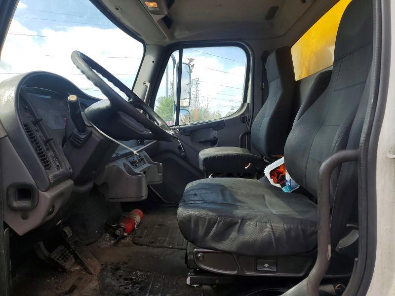 2014 Freigliner 2014 Freightliner Business Class M2 BOX Truck